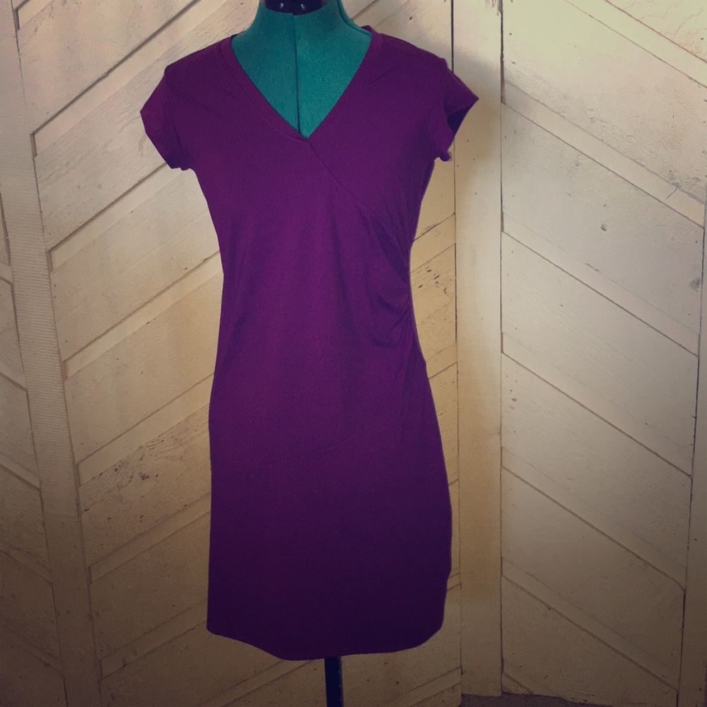 Athleta magenta-plum stretchy athletic dress